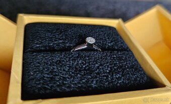 2,2g Zásnubný prsteň z bieleho zlata 14K s diamantom 0,15ct - 6