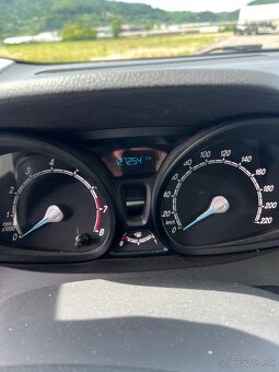 Ford Tourneo Courier - 6