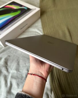 MacBook Pro 13" M2 / 8GB / 256GB - 6
