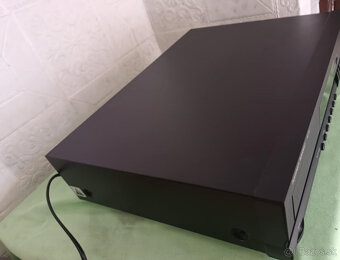 Prodám pěkný cd-HARMAN/KARDON HD710 - 6