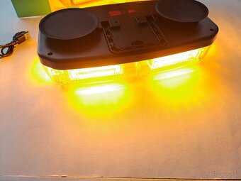 Magnetické výstražné LED svietidlo - 6