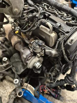 Predám kompletný motor 2.0TDi  - CLGC - AUDI - 6