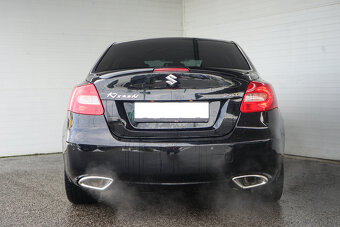 23- SUZUKI Kizashi, 2011, benzín, 2.4 CVT 4WD, 131 kW - 6