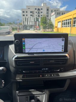 Na prenájom: Peugeot Traveller – pohodlný 8-miestny van - 6
