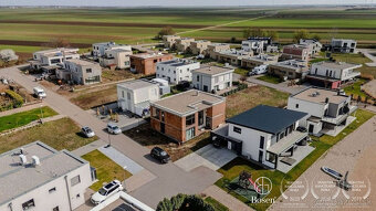 Bosen Realicity / 5 izbová rodinná vila pri jazere v Seeresi - 6