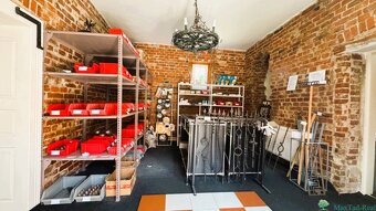 Milhostov bývanie či podnikanie? 1178m2, 118.000€. - 6