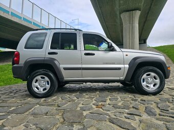 Jeep Cherokee 2,5CRD SPORT // MANUAL // BEZ KOROZIE / - 6