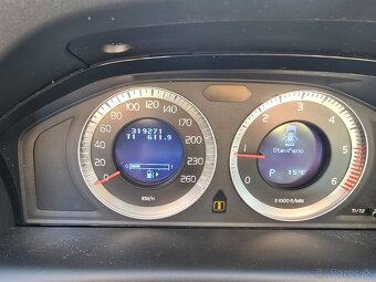 XC 60 2.4 D5 AWD(136kw) 4x4 - 6