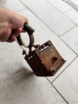 Žehlička na uhlie - 6