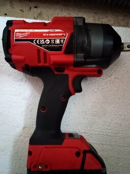 Rázový uťahovák Milwaukee - 6