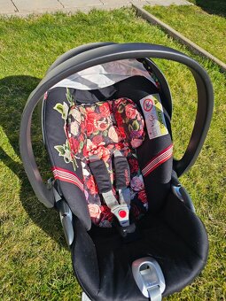 Cybex Cloud - Dark Spring Blossom - 6