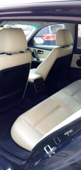 BMW 320i Touring - 6
