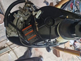 závesný lodný motor suzuki - 6