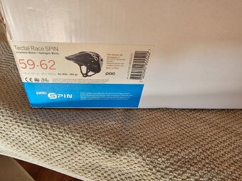 POC Tectral race SPIN,velkost 59-62 cm,váha 390 g. - 6