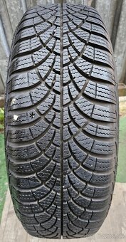 Originálna zimná sada Toyota - 5x100 r15 + GY 185/65 r15 - 6
