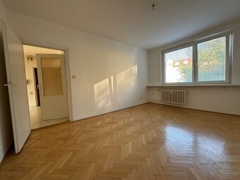 - ponúkame na predaj slnečný 2-izbový byt - 6