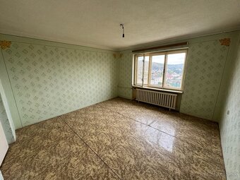 Veľký rodinný dom s čarovnou záhradou a veľkým pozemkom - 6