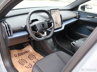 Volvo EX30 315kW TWIN PERF PLUS PANO 1MAJITEL - 6