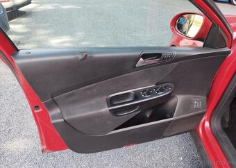 Volkswagen Passat 2,0 TDI TAŽNÉ nafta manuál 81 kw - 6