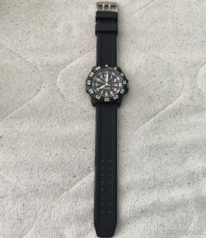 LUMINOX NAVY SEAL CARBON CASE - 6