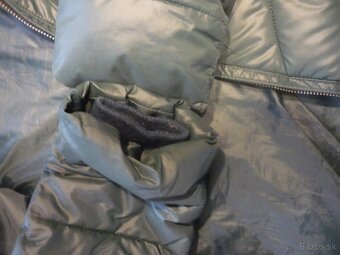 Zimná bunda s kožušinovou kapucňou, veľ. 38 - 6