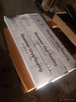 Lepený vynil 6,75 m2, 2ks lamelio dekorácie - 6