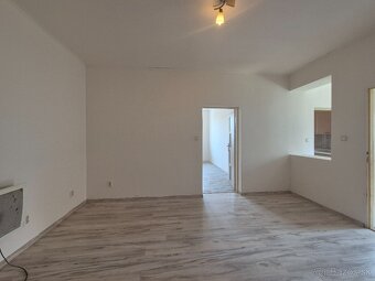 Predaj 4 izbový dom Kolárovo, Poľná 19 - 6