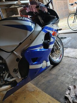 Gsxr 750 k3 - 6