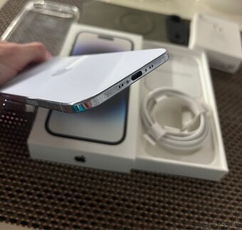 Apple iPhone Air 256GB Sky Blue - 6