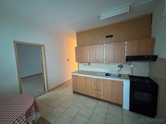 PREDAJ 2 izbový byt Revúca - 6