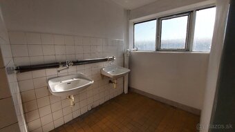 Skladové priestory 849 m2 v južnej časti mesta - 6
