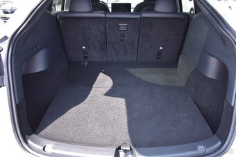 Tesla Model Y Long Range AWD - 6