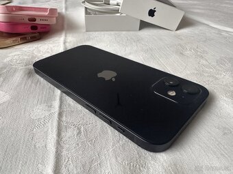 Predám Apple iPhone 12 black 64GB - 6