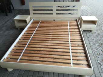 Predam peknu zachovalu postel 160x200cm+2nocne stoliky - 6
