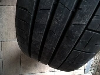 2 ks LETNÉ 235/35 R19 91Y PIRELLI cca 7-8 mm LEN 49,99€/kus - 6