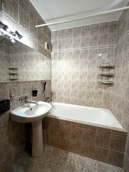 Veľký, slnečný 2 izbový byt, ul. Mochovská - R3, Levice - 6