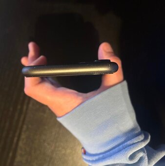 Apple iPhone 11 128GB - 6