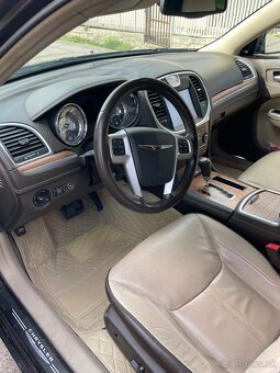 Lancia thema (chrysler 300) - 6