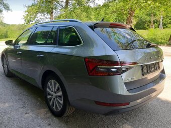 ŠKODA SUPERB COMBI 2,0 TDI DSG - 6