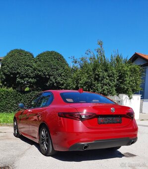 Predám Alfa Romeo Giulia 2.2 Diesel 180 AT Super - 6