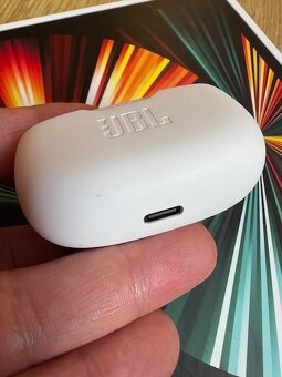 Bezdrôtové slúchadlá s mikrofónom JBL wave Beam biele - 6