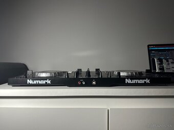 Numark Mixtrack Platinum - 6