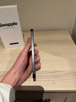 Predám IPhone 12 - 6