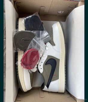 Jordan 1 Retro Travis Scott “Medium Olive” - 6