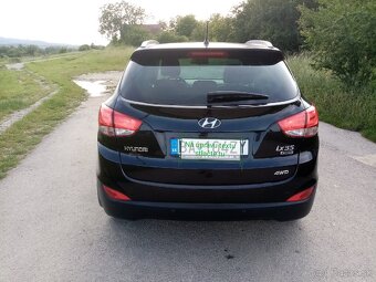 Hyundai ix35 2.0crdi 135 kw. 128 000km M6 - 6