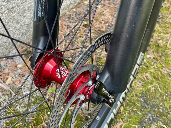 CUBE LTD CC 2012 · 100 mm FOX 32 vidlica · Shimano Deore XT - 6