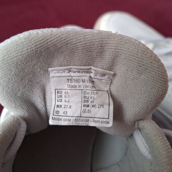 BOTASKY v. 43 zn. Artengo (Decathlon) 15 € - 6