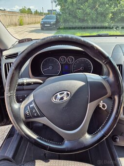 Predám Hyundai i30 2.0 benzín - 6