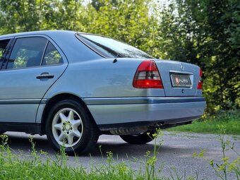 Mercedes-Benz C trieda Sedan 220 - 6