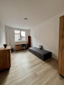 Na prenájom 4 izb. byt Hlohovec s 2 parkovacími miestami - 6